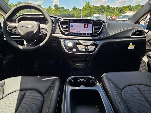 new 2025 Chrysler Pacifica car, priced at $42,247
