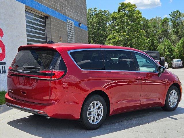 new 2025 Chrysler Pacifica car, priced at $42,247