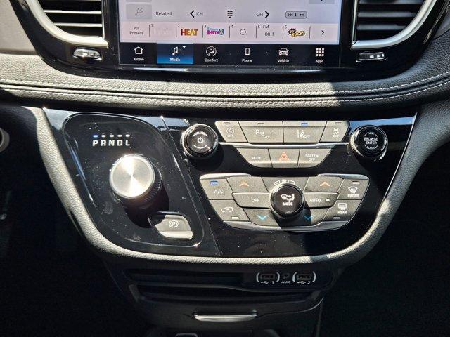 new 2025 Chrysler Pacifica car, priced at $42,247
