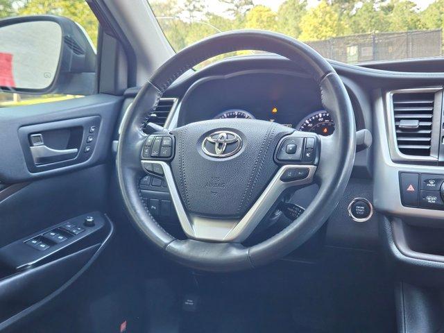 used 2019 Toyota Highlander car, priced at $28,995