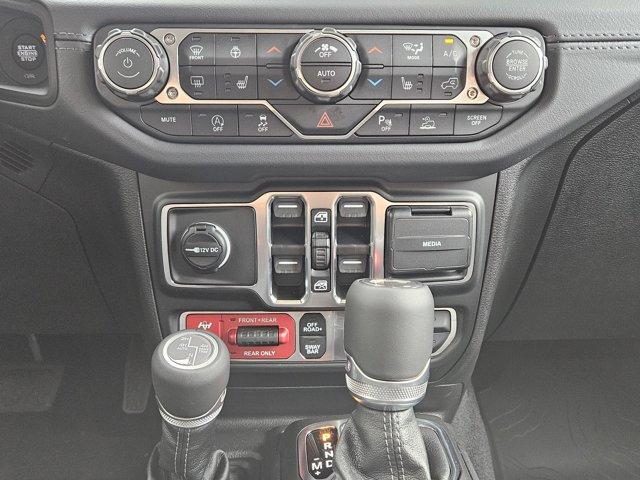 new 2025 Jeep Wrangler car, priced at $67,176