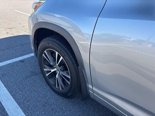 used 2018 Toyota Highlander car, priced at $21,995