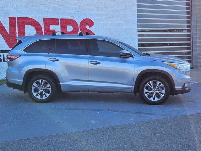 used 2016 Toyota Highlander car, priced at $17,250