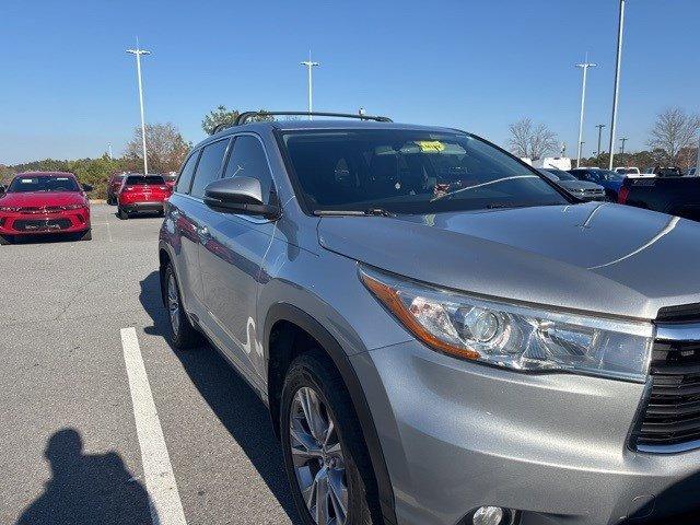 used 2016 Toyota Highlander car, priced at $19,995