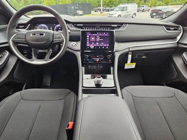 new 2025 Jeep Grand Cherokee car, priced at $37,375