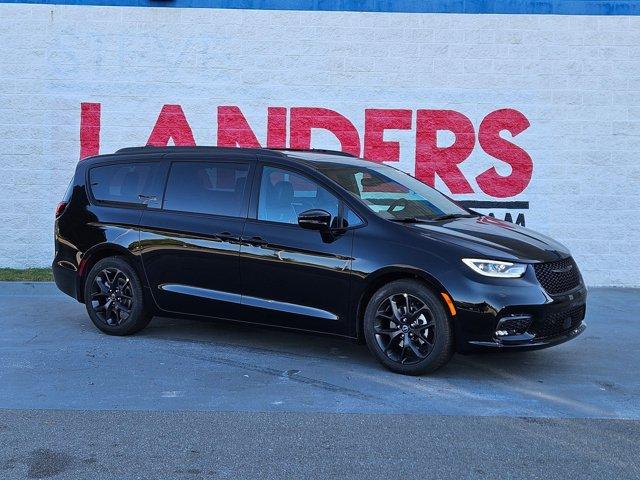 new 2026 Chrysler Pacifica car, priced at $54,749