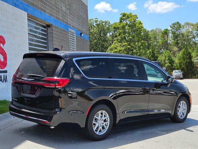 new 2025 Chrysler Pacifica car, priced at $46,397