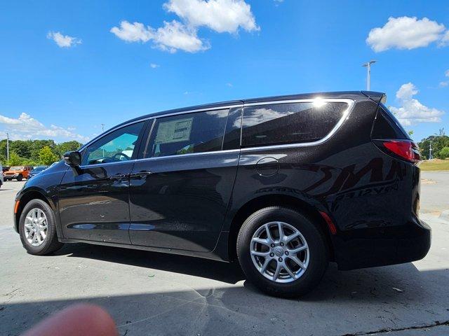 new 2025 Chrysler Pacifica car, priced at $46,397