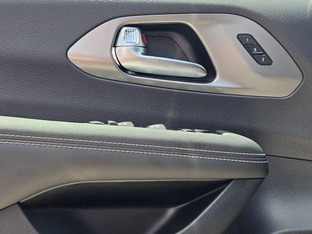 new 2025 Chrysler Pacifica car, priced at $46,397
