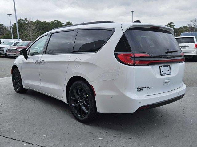 new 2024 Chrysler Pacifica car, priced at $42,440