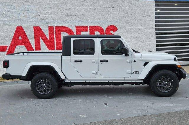 new 2024 Jeep Gladiator car, priced at $41,796