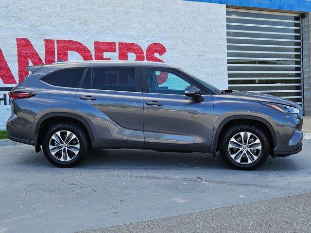 used 2024 Toyota Highlander car, priced at $39,750