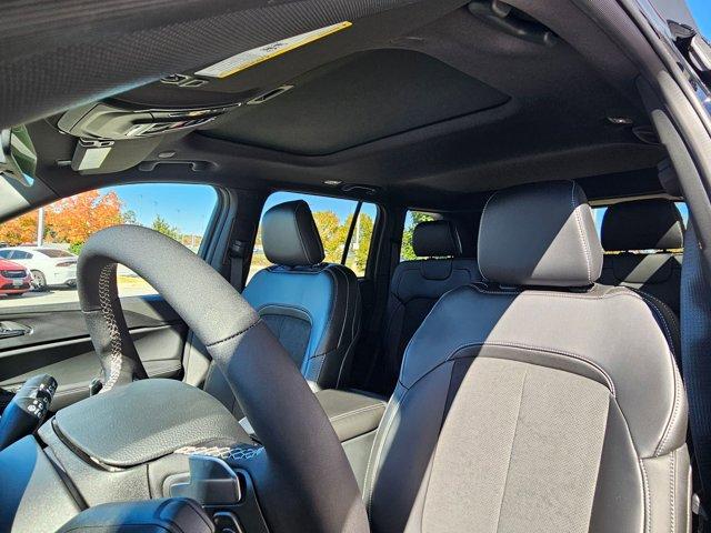 new 2025 Jeep Grand Cherokee car, priced at $49,370