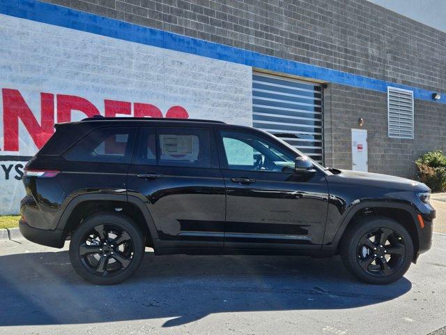 new 2025 Jeep Grand Cherokee car, priced at $49,370
