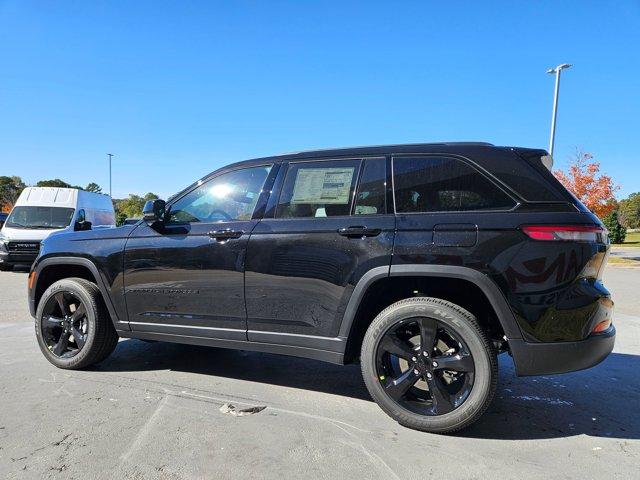 new 2025 Jeep Grand Cherokee car, priced at $49,370