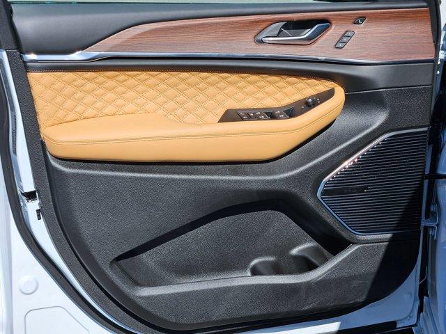 new 2025 Jeep Grand Cherokee L car, priced at $65,499