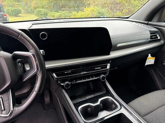 used 2025 Chevrolet Traverse car, priced at $36,629