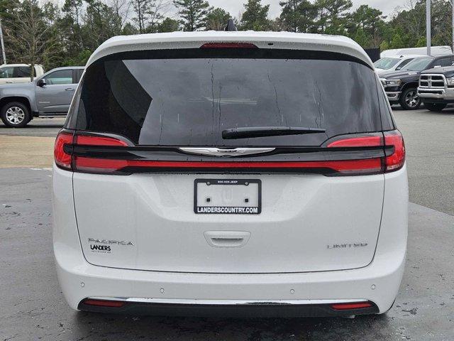 new 2024 Chrysler Pacifica car, priced at $44,307