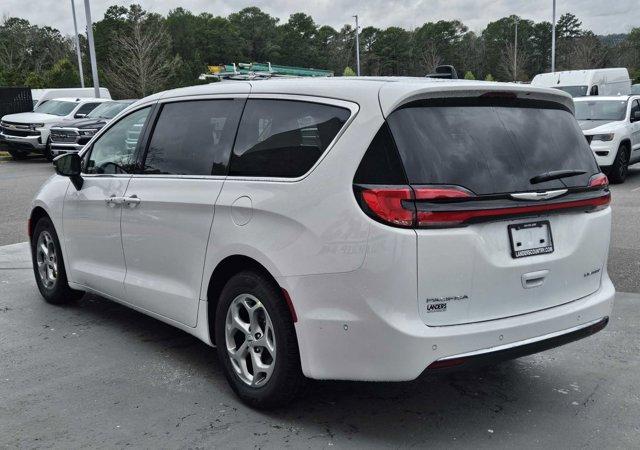 new 2024 Chrysler Pacifica car, priced at $44,307