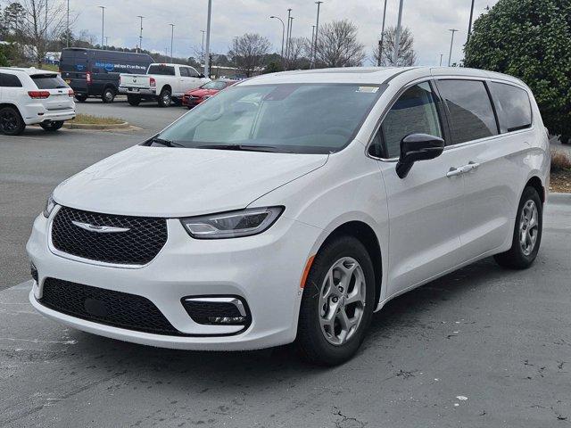 new 2024 Chrysler Pacifica car, priced at $44,307