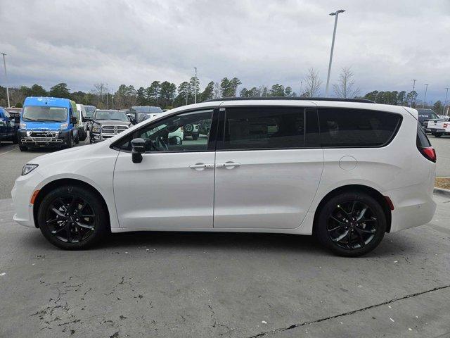 new 2024 Chrysler Pacifica car, priced at $48,539