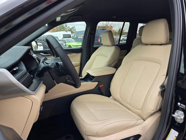 new 2025 Jeep Grand Cherokee car, priced at $45,193