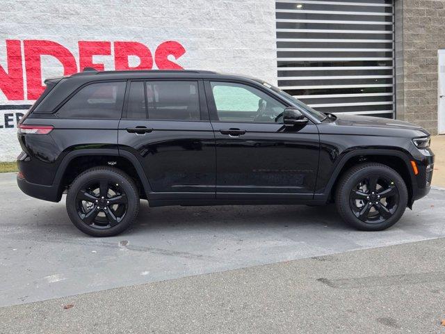 new 2025 Jeep Grand Cherokee car, priced at $45,193