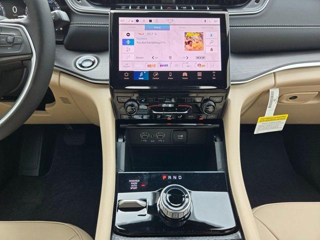 new 2025 Jeep Grand Cherokee car, priced at $45,193