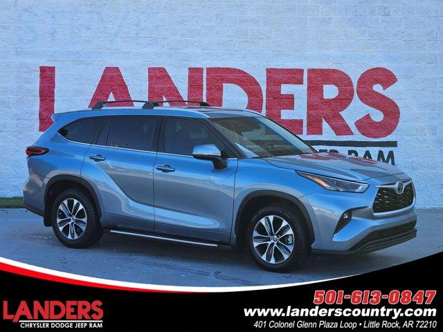 used 2022 Toyota Highlander car, priced at $29,995
