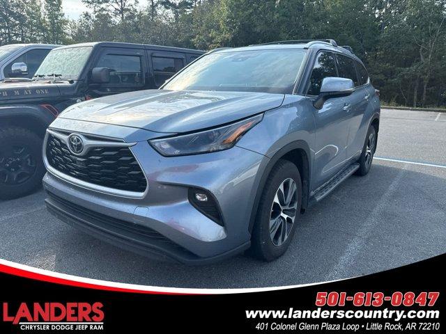used 2022 Toyota Highlander car, priced at $31,995