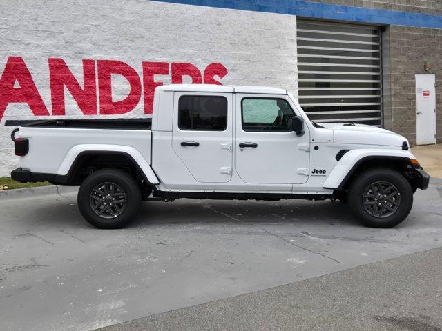 new 2025 Jeep Gladiator car, priced at $48,749