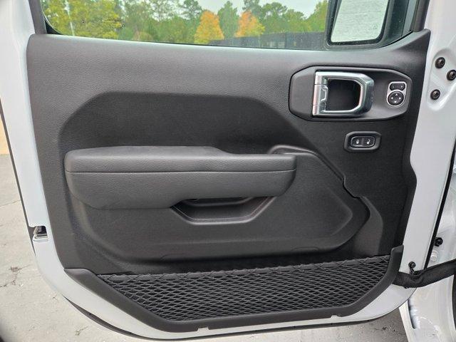 new 2025 Jeep Gladiator car, priced at $48,749