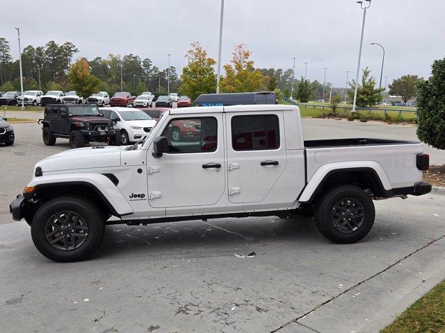 new 2025 Jeep Gladiator car, priced at $48,749