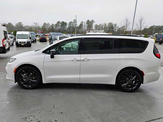 new 2024 Chrysler Pacifica car, priced at $42,847