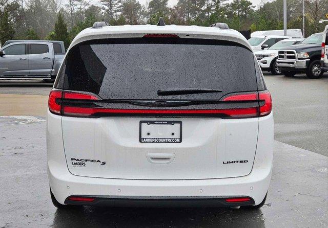 new 2024 Chrysler Pacifica car, priced at $42,847