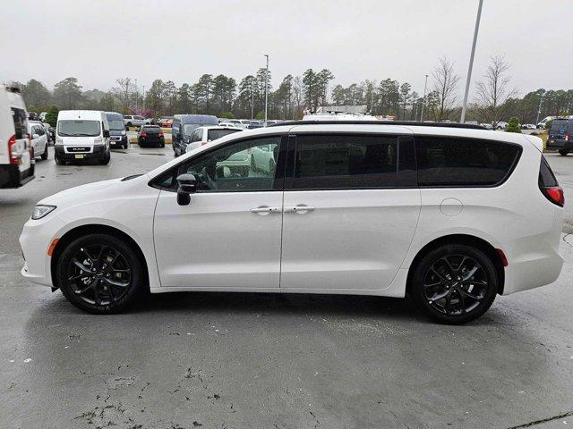 new 2024 Chrysler Pacifica car, priced at $44,847