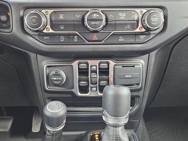 new 2025 Jeep Gladiator car, priced at $42,477