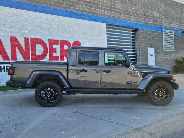 new 2025 Jeep Gladiator car, priced at $43,503