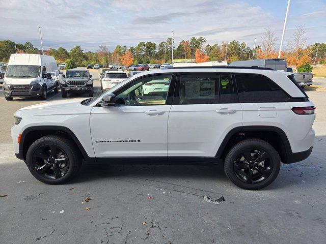new 2025 Jeep Grand Cherokee car, priced at $44,657