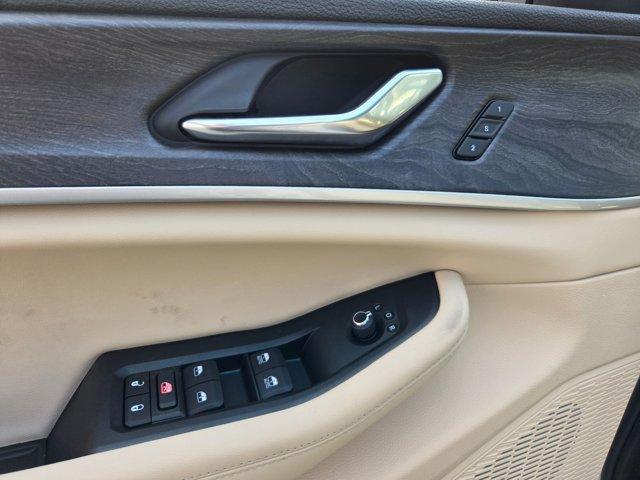 new 2025 Jeep Grand Cherokee car, priced at $44,657