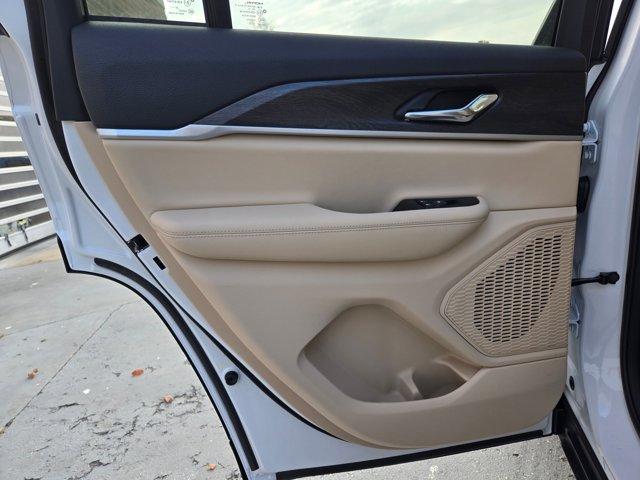 new 2025 Jeep Grand Cherokee car, priced at $44,657