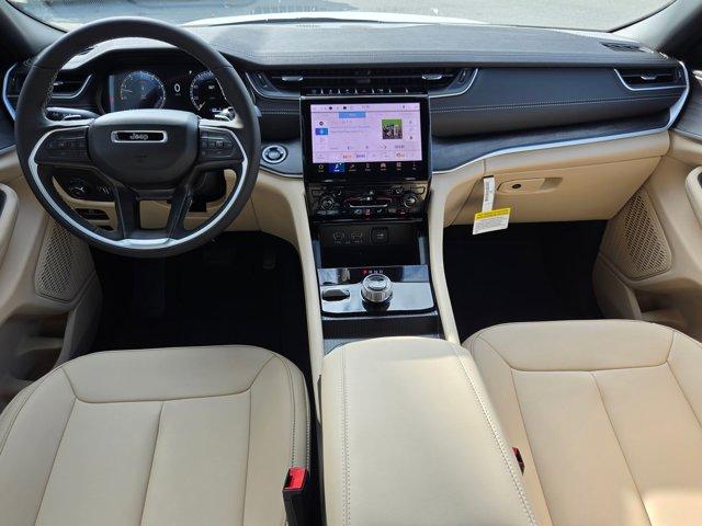 new 2025 Jeep Grand Cherokee car, priced at $44,657