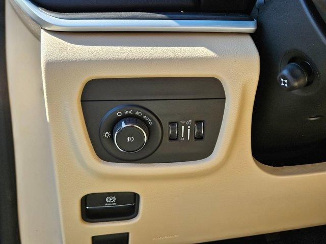 new 2025 Jeep Grand Cherokee car, priced at $50,320