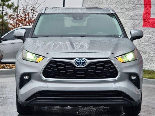 used 2022 Toyota Highlander car, priced at $34,995