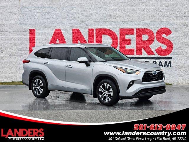 used 2022 Toyota Highlander car, priced at $34,995