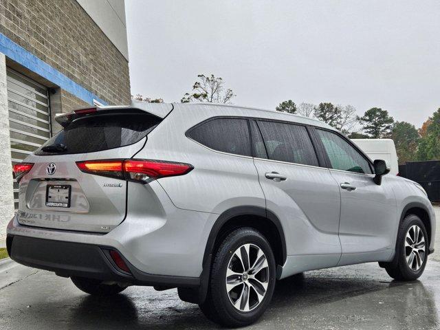 used 2022 Toyota Highlander car, priced at $34,995