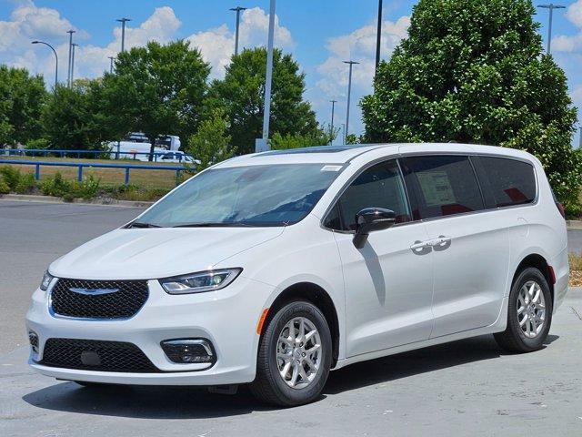 new 2025 Chrysler Pacifica car, priced at $43,647