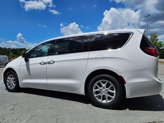 new 2025 Chrysler Pacifica car, priced at $43,647