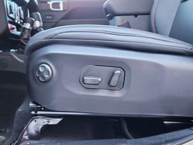 new 2025 Jeep Wrangler car, priced at $59,333