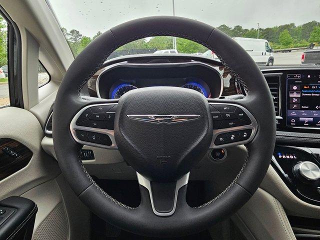 used 2023 Chrysler Pacifica car, priced at $28,500